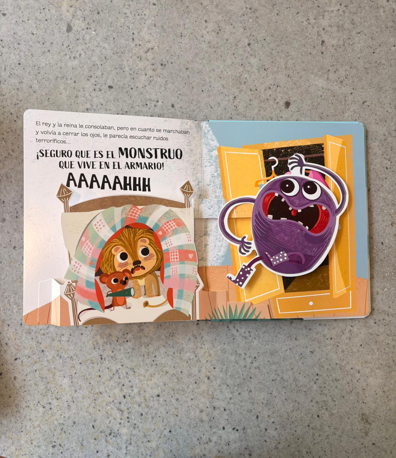 Libro de la colección abrazos con pop-up