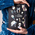 AGENDA 2027 BRUJA MODERNA – ASTROLOGÍA & AMULETOS | 4 DISEÑOS