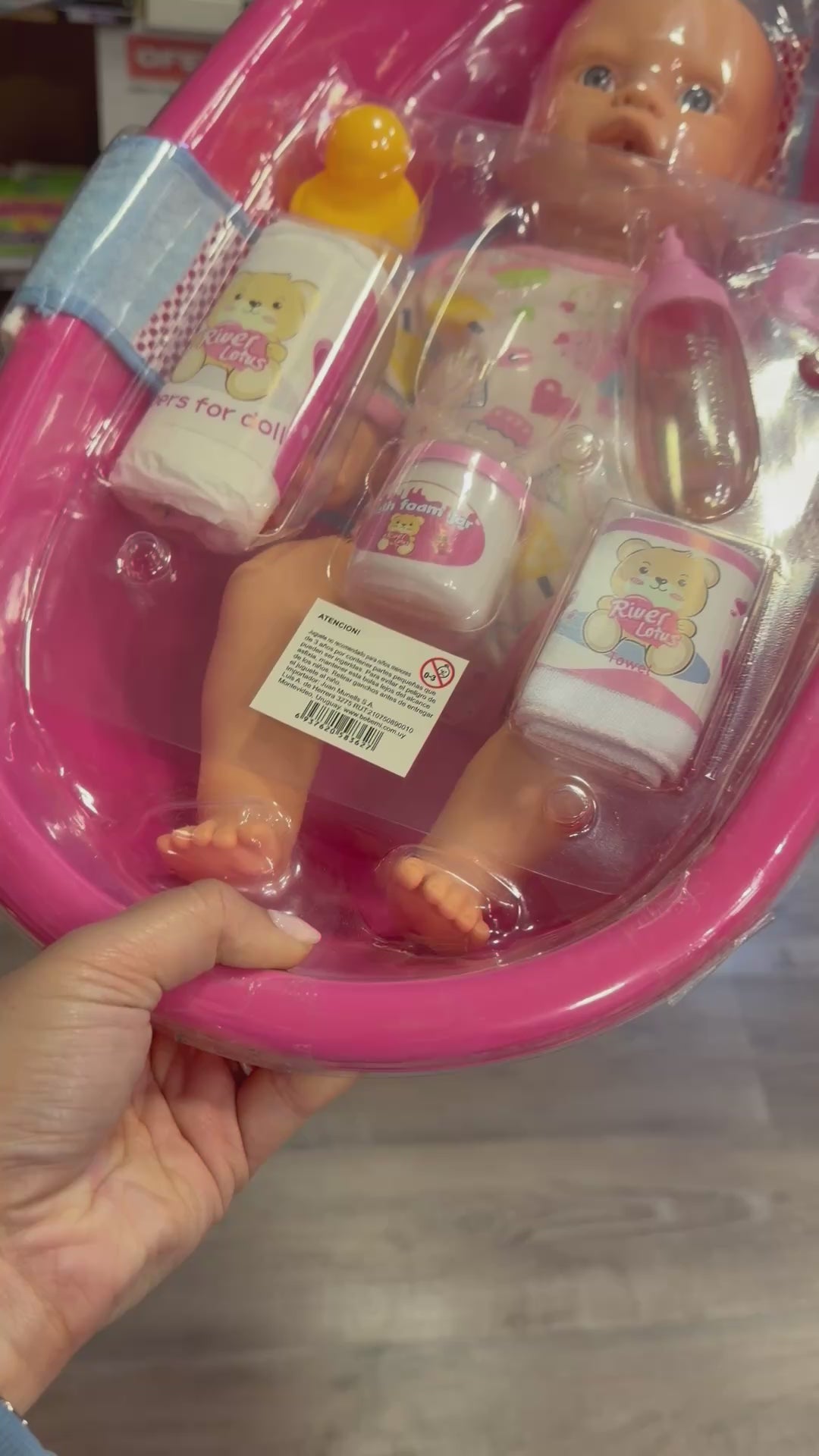 Bebé de 40 cm con bañera y accesorios de cuidado